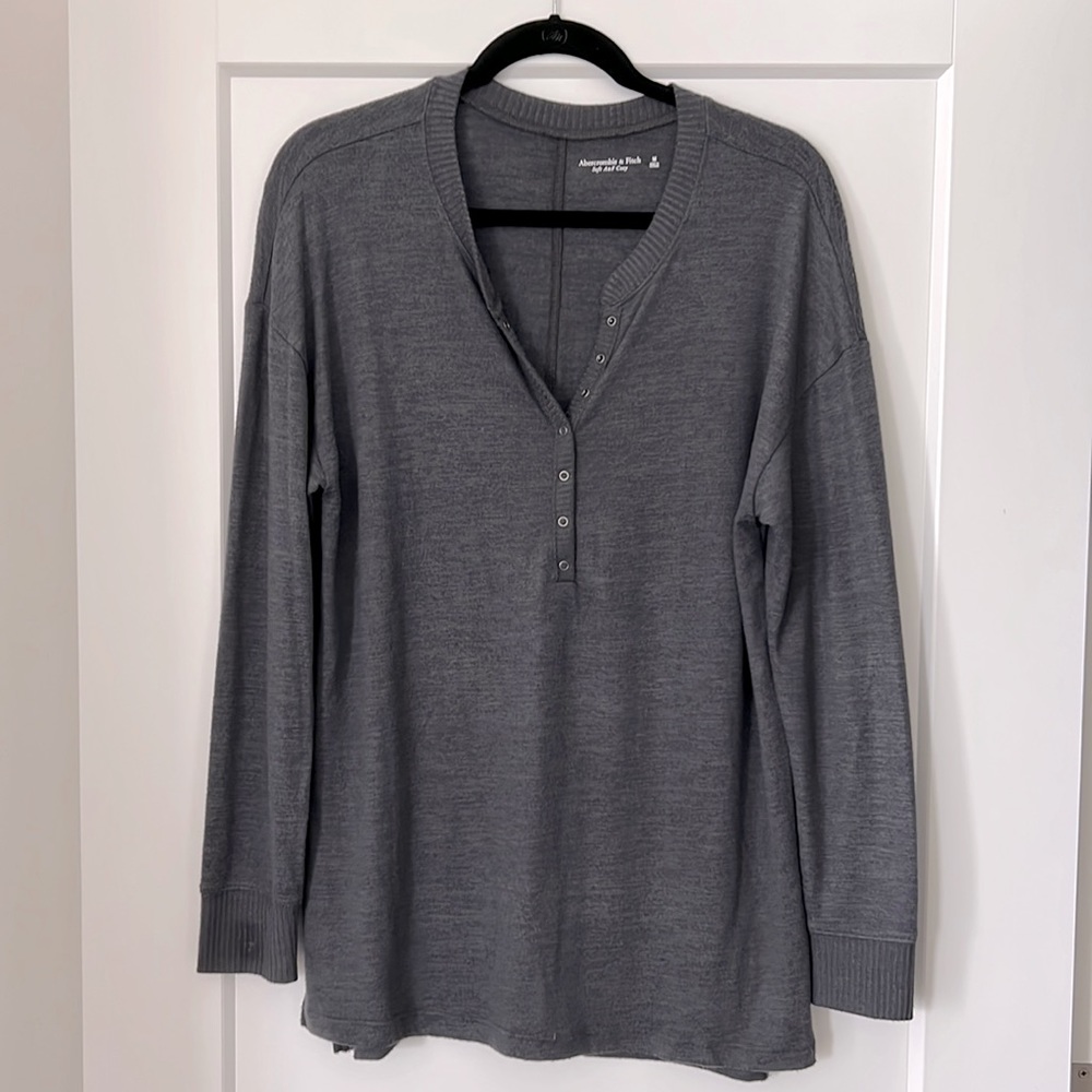 Abercrombie & Fitch Long Sleeve Henley Oversized Legging Henley Blue Size M